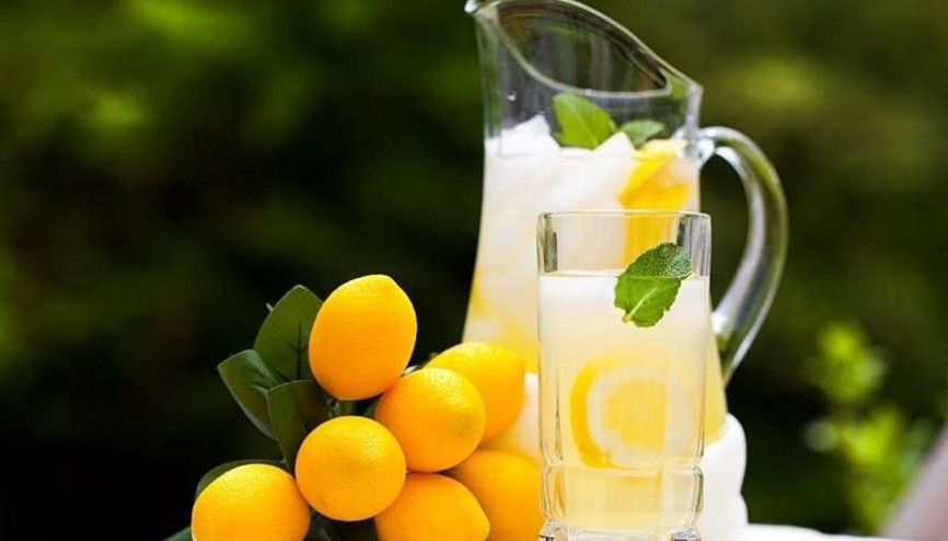 Hızlı kilo verdiren 2 günlük limonata diyeti