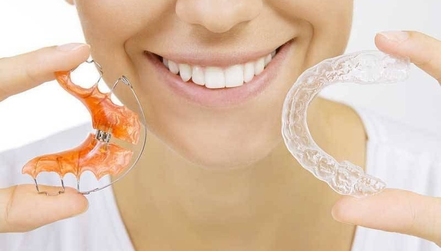 Görünmeyen ortodontik teller kullanışlı mıdır