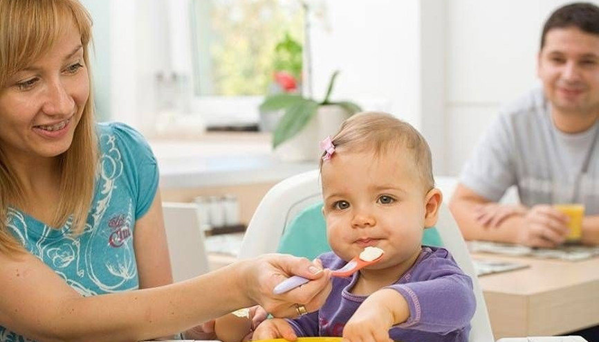 6. aydan sonra anne sütü ve ek besin dengesi