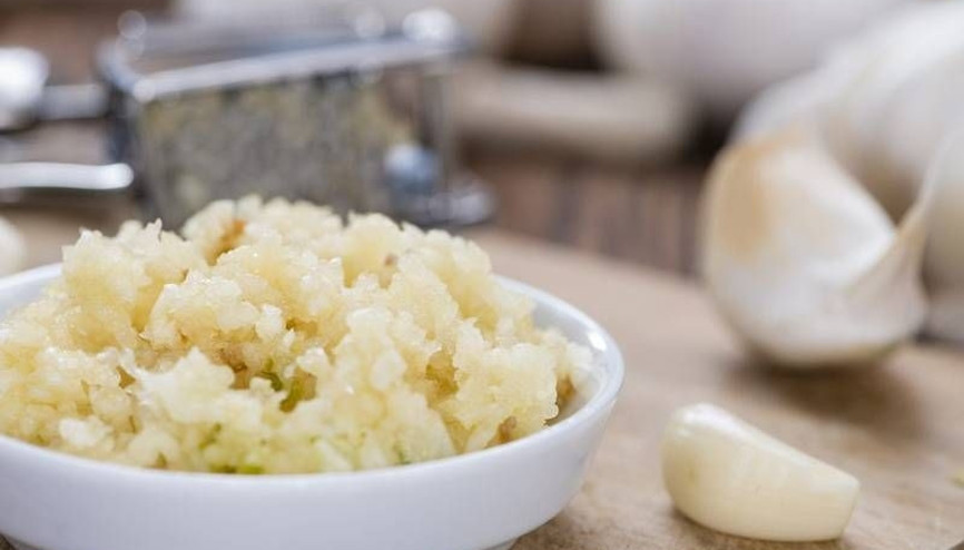 Ayak mantarının çaresi sarımsaklı kürde