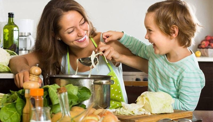 Çocuklarda yeni yemekler denemenin püf noktaları