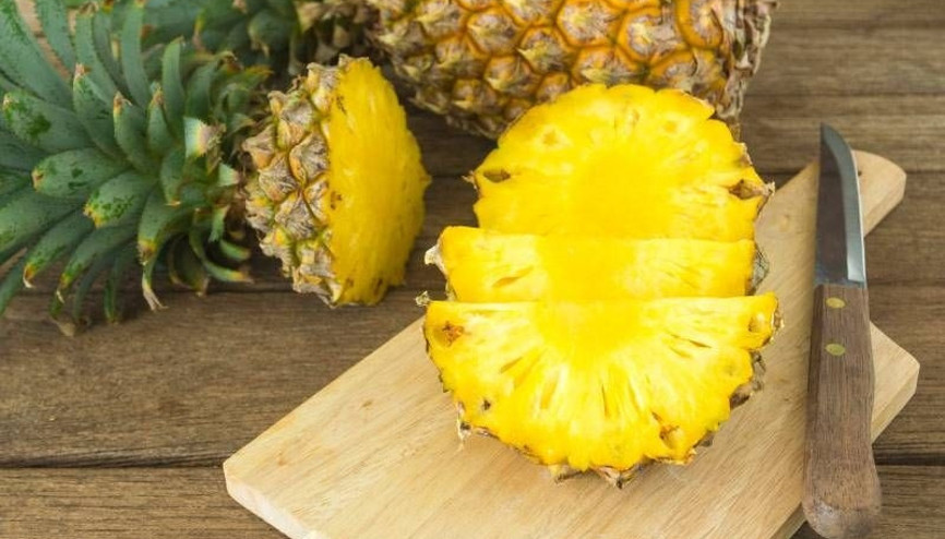 Ödeme karşı ananas tüketin