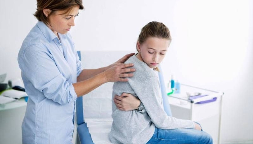 Çocuktaki duruş bozukluğu ciddiye alınmalı