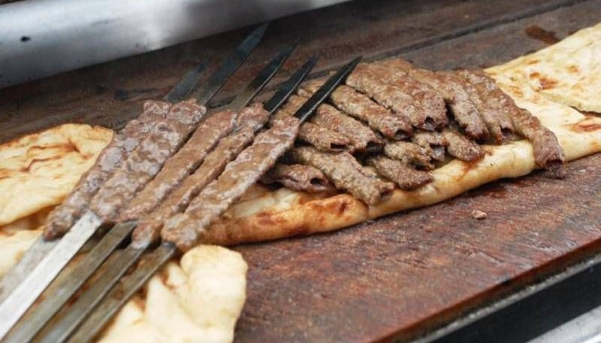 Burdur şiş köftesi kente gelenlerin aradığı lezzet