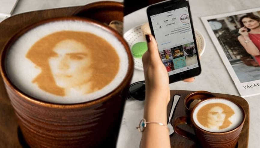 Selfie çılgınlığı şimdi Latte’lerde