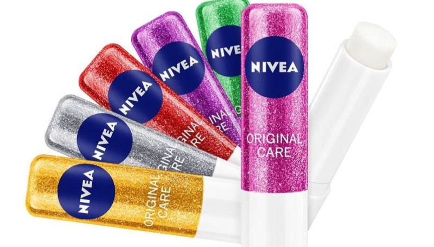 Yeni Nivea dudak kremi kış günlerine ışıltı katıyor