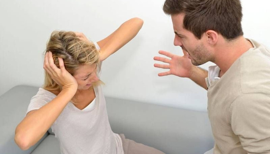 Flört şiddetine maruz kalıyorsanız yardım isteyin