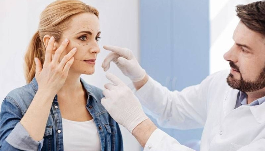 Hollywood yanağı ile tombul yanaklara elveda