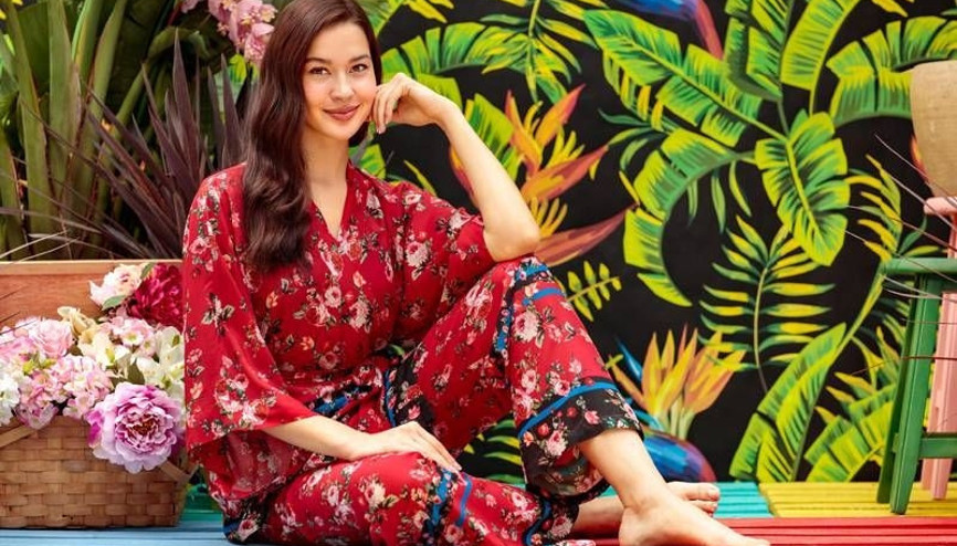 Enerjik annelere tropikal koleksiyon