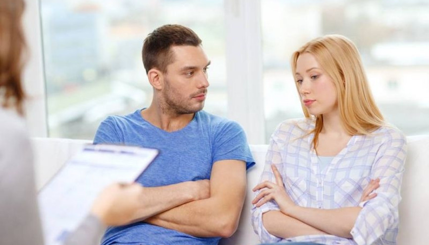 Kavga etmeyi beklemeden evlilik terapisi alın