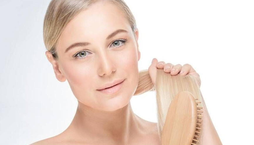 Deniz ve havuz sonrası saç bakımının sırları