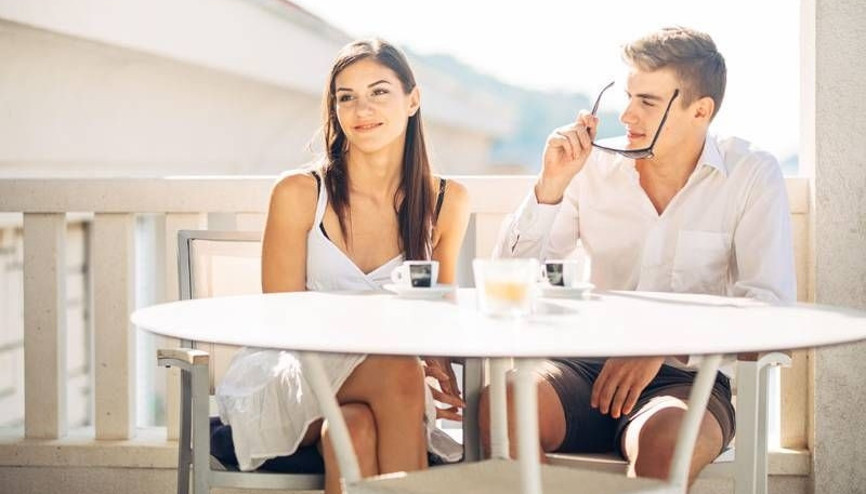 İlk buluşmada kadınların yaptığı 4 hata