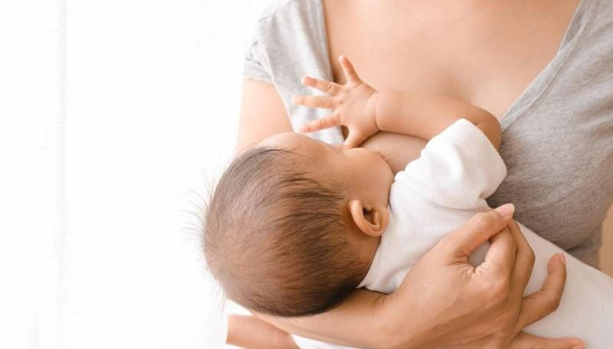 Göğüs büyütme ameliyatı sonrası bebek emzirilir mi Göğüs büyütme ameliyatı sonrası bebek emzirilir mi