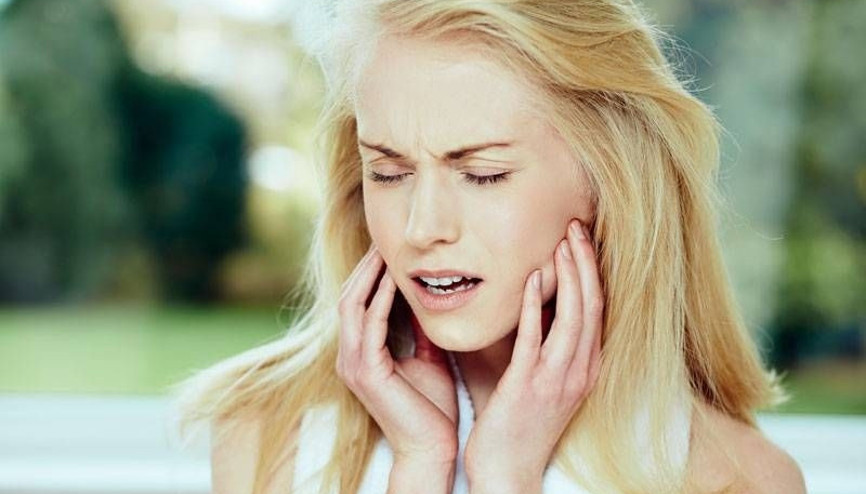 Sabah kalktığınızda çeneniz ağrıyor mu Sabah kalktığınızda çeneniz ağrıyor mu