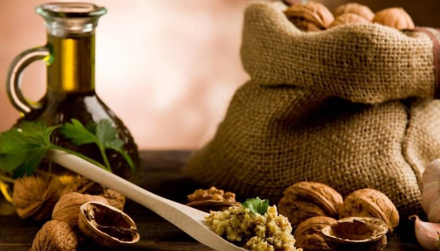 Erken hasat zeytinyağıyla ceviz, fındık, badem yiyin