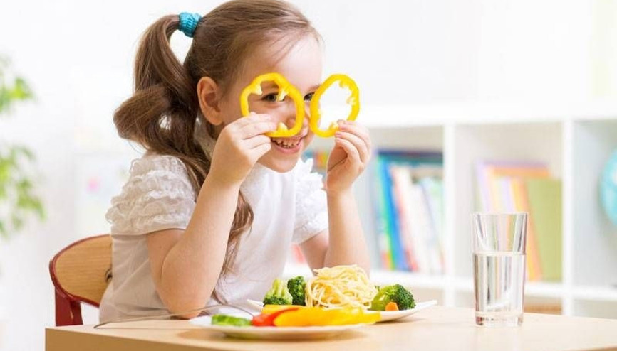 Çocukluk çağında doğal beslenme en iyi savunma