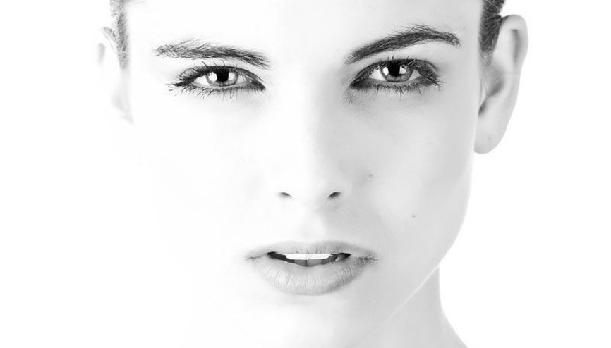 Kulak enfeksiyonu yüz felcine sebep oluyor Kulak enfeksiyonu yüz felcine sebep oluyor