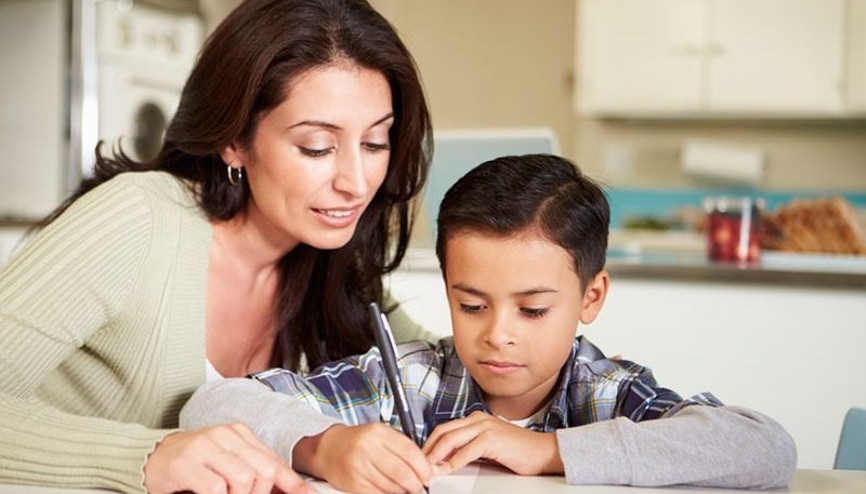 Zayıf notları düzeltmek için çocuğunuzla birlikte plan yapın