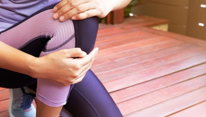 Diz ağrısı çekmek istemeyenler için evde yapabileceğiniz egzersizler