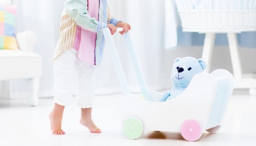 Çocuklarda parmak ucunda yürüme neden görülür