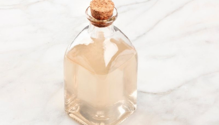 Gül suyu ile makyaj temizliği nasıl yapılır