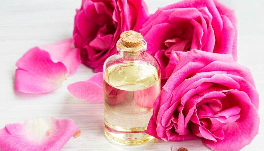 Gül suyunun cilt için 10 faydası