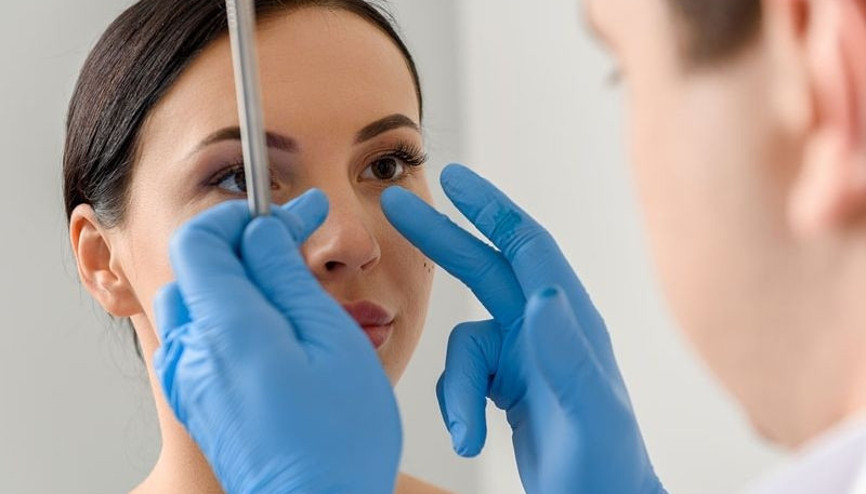 Ameliyatsız burun estetiği sizin için uygun mu Ameliyatsız burun estetiği sizin için uygun mu