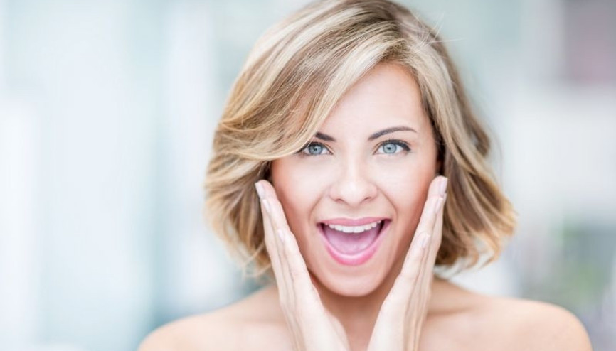 Şakak dolgusu ile yüz gençleştirme Şakak dolgusu ile yüz gençleştirme