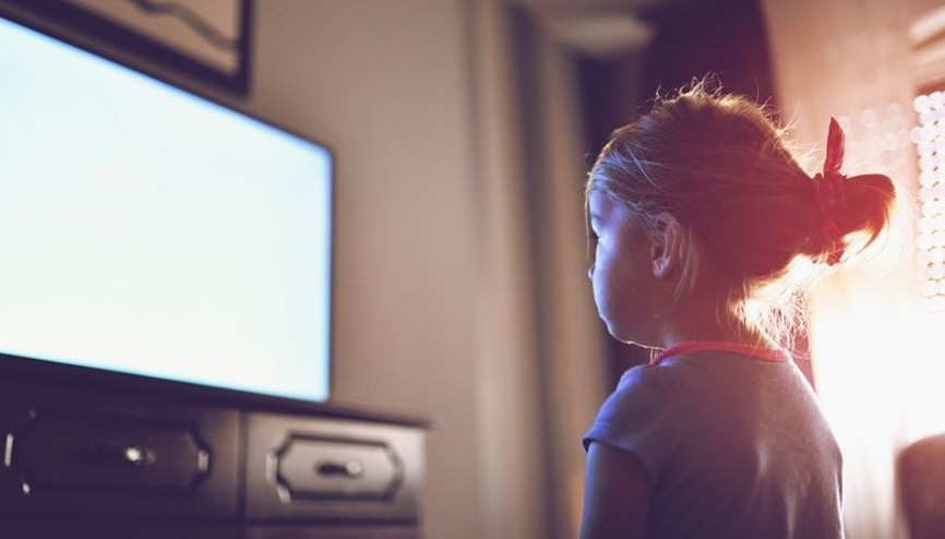 Uzmanlar uyarıyor: Üç yaşına kadar ekrandan uzak tutun