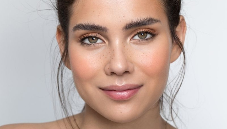 Badem göz estetiği nedir, nasıl yapılır