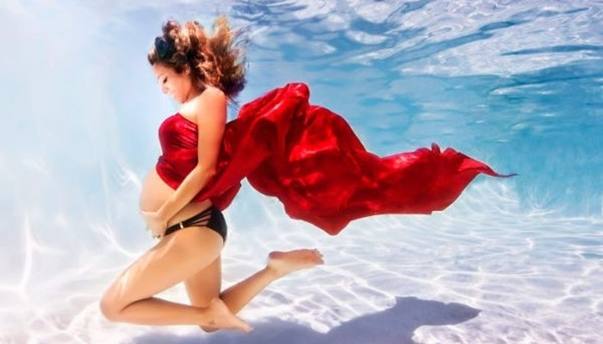 Su altında çekilen sıra dışı hamilelik fotoğrafları