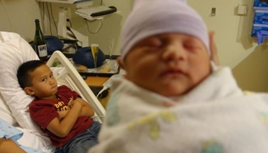 Kardeşi olan çocukların komik tepkileri