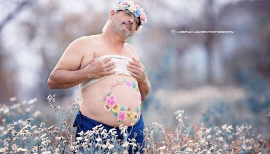 Hamile eşlerini kıskanıp kocaman göbekleriyle poz veren baba adayları