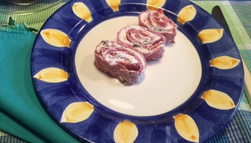 Krem peynirli salam rulo nasıl yapılır