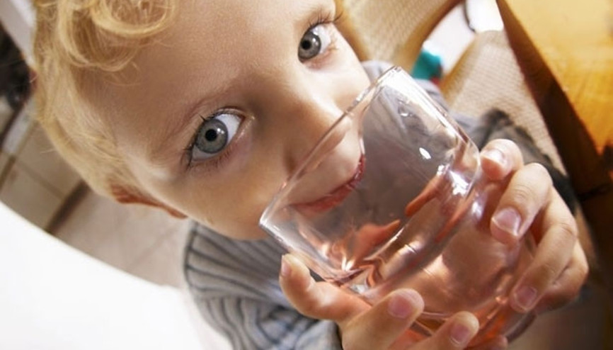 Çok su içen ve sık idrara çıkan çocuklara dikkat