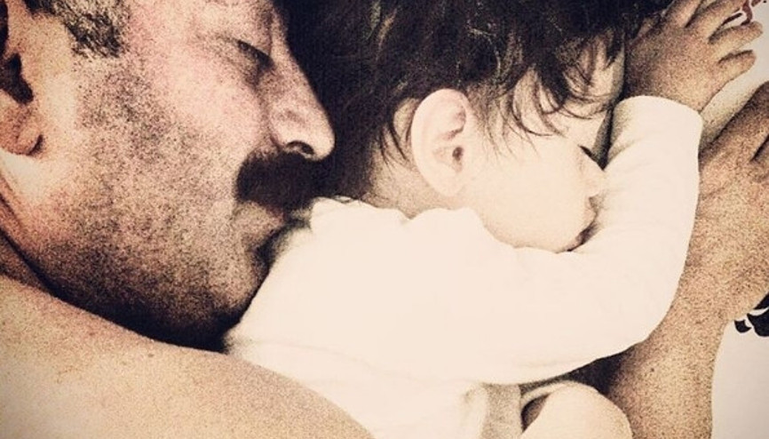 Cem Yılmaz ve oğlu Kemal sosyal medyayı sallıyor