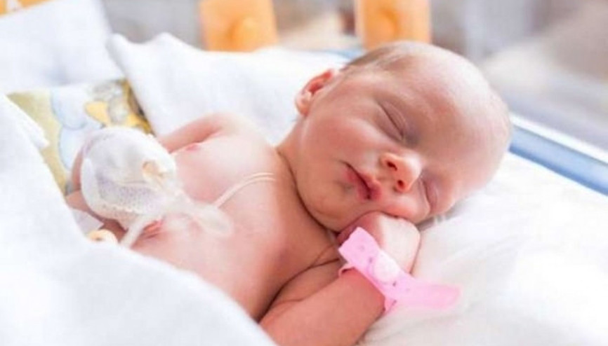 Prematüre bebekler 3 yılda yaşıtlarına yetişebiliyor