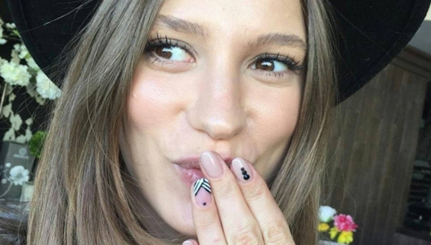 2016 baharının trendi olacak oje renkleri ve desenleri