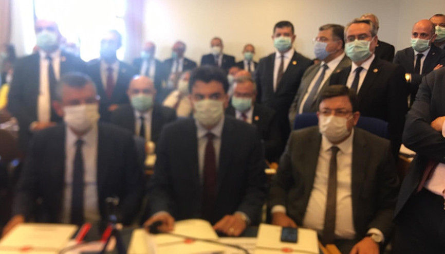 TBMM Adalet Komisyonuna sosyal mesafe ihlali arası