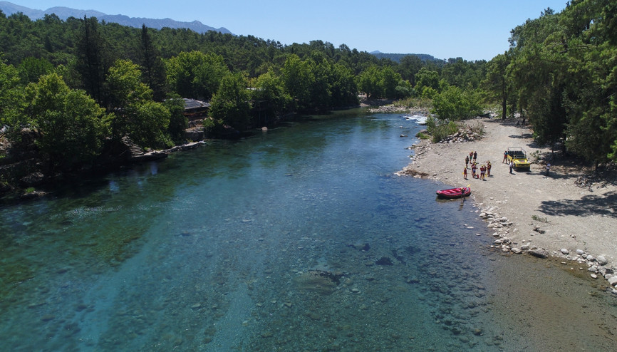 Rafting heyecanına sosyal mesafe düzenlemesi