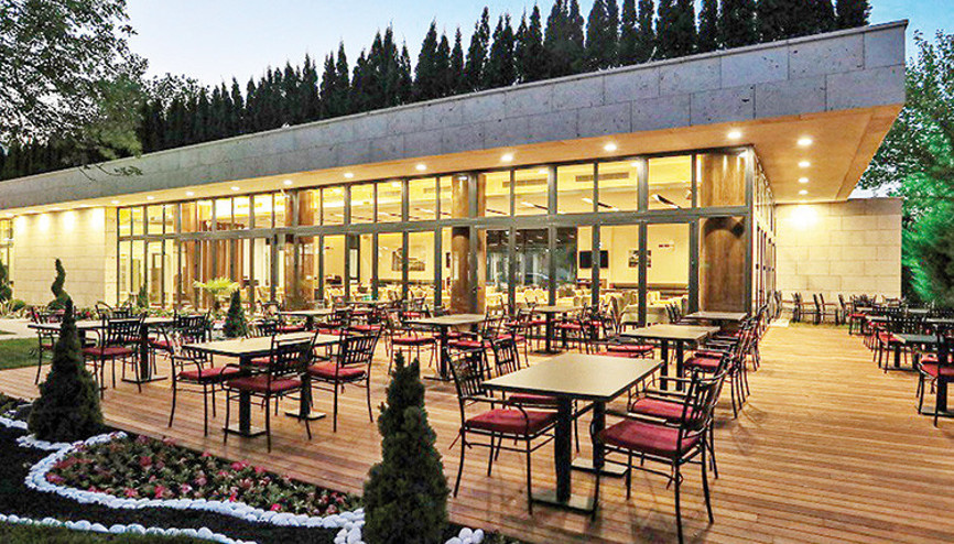 368 ağaçlı, on bin çiçekli 100. yıl bahçesi
