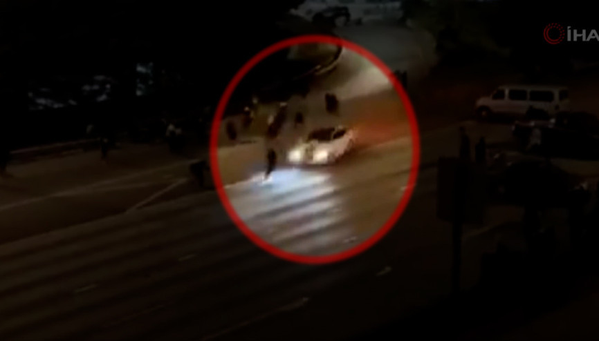 ABD’de göstericilerin üzerine araç sürüldü Dehşet anları kamerada