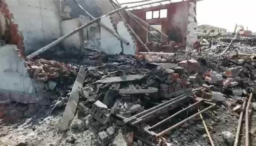 Sakaryadaki fabrikanın içi ve çevresinde oluşan hasarın boyutu gün yüzüne çıkmaya başlıyor