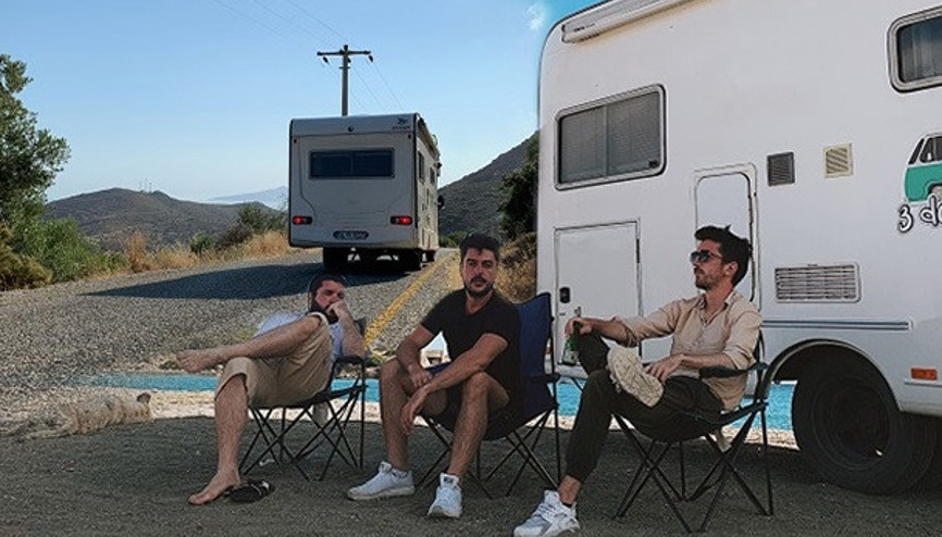 Acemi kuzenlerin 11 günlük karavan maceraları Acemi kuzenlerin 11 günlük karavan maceraları