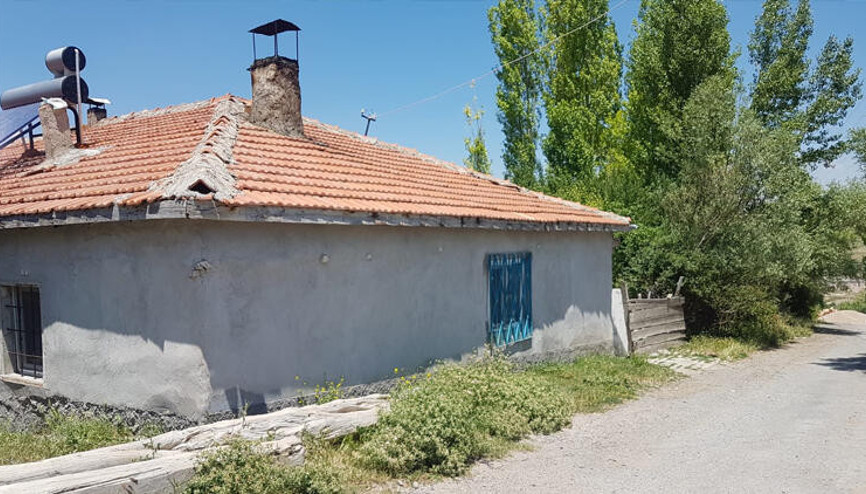 3 haftalık kızını boğarak öldürdü