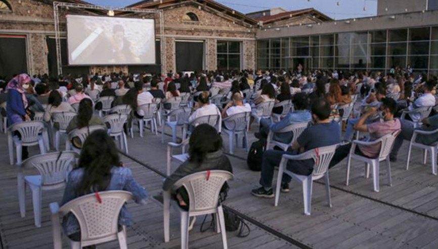 CerModern açık hava sahnesini sanatçılara ücretsiz açıyor