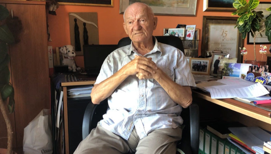 Bosna Hersek ordusunda görevli eski general Srebrenitsa Soykırımında yaşadıklarını anlattı Bosna Hersek ordusunda görevli eski general Srebrenitsa Soykırımında yaşadıklarını anlattı