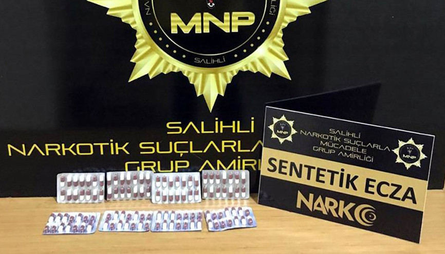 Manisa’da durdurulan araçtan uyuşturucu hap çıktı