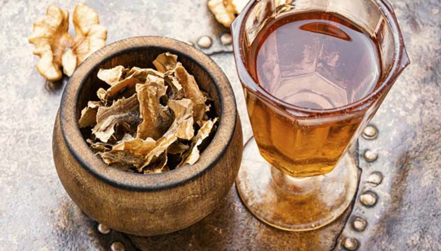 Ağız Sağlığına Birebir: Ceviz Kabuğu Suyu