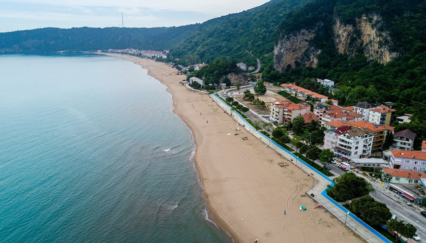 Bartında sahildeki kum zambakları koruma altında Bartında sahildeki kum zambakları koruma altında